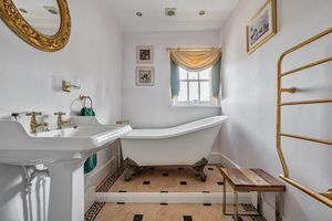 Photo 14- click for photo gallery